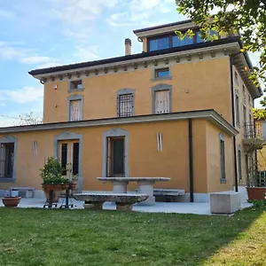 Modenese 8 Apartment
