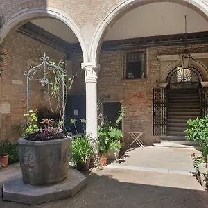 Al Mezzanino, Palazzo Torniello Apartment Venedig